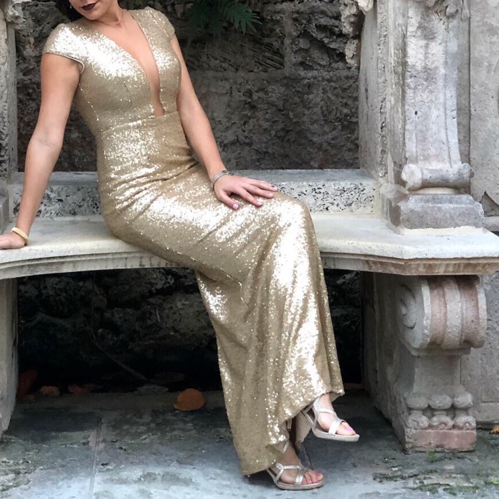✨GORGEOUS Gold bodycon dress ✨